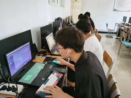 57B728ABB3C0CC0C7872FD0BE29C517E